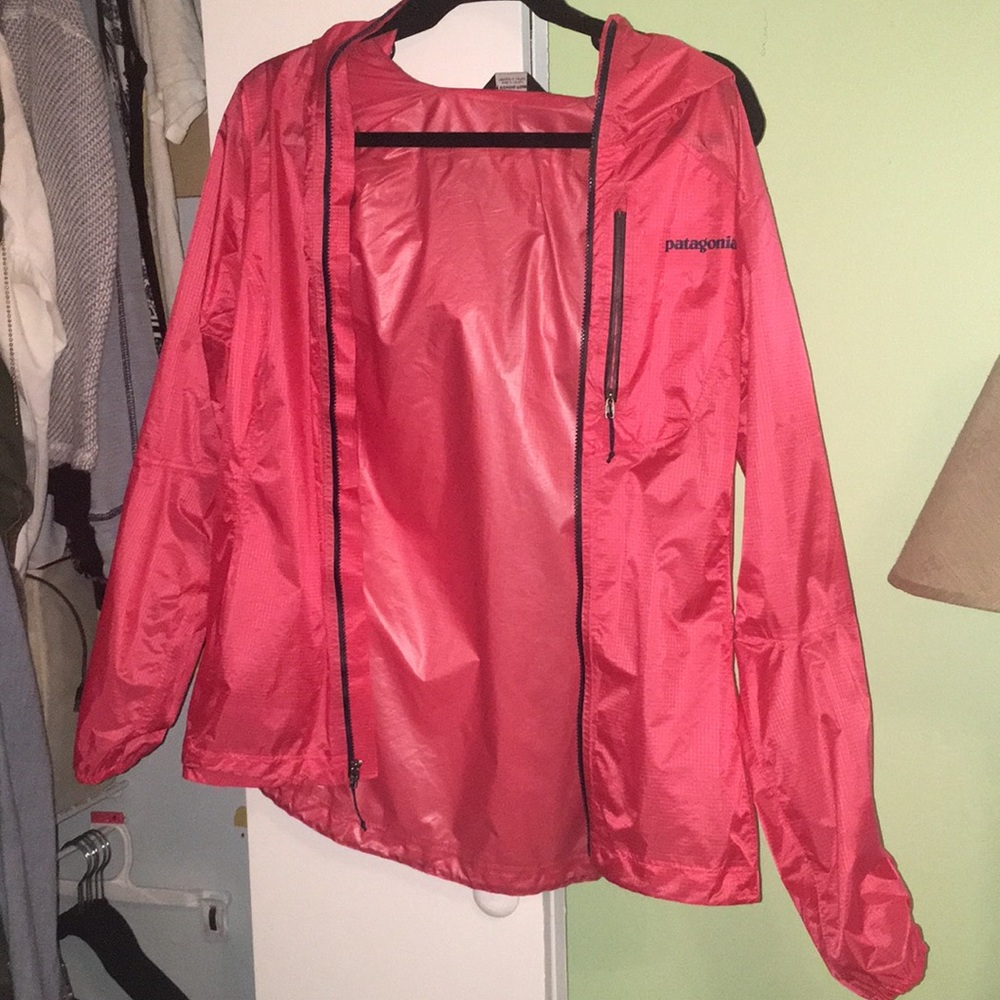 PATAGONIA WOMENS RED RAIN JACKET LIGHTWEIGHT
